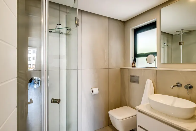 Bantry Suite (101) in Bantry Bay – photo 20