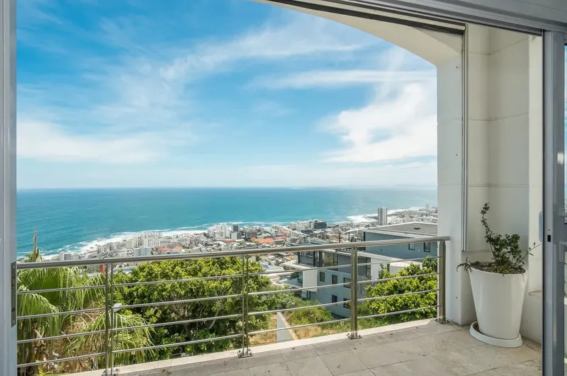 Ocean View Elegance in Bantry Bay – photo 20