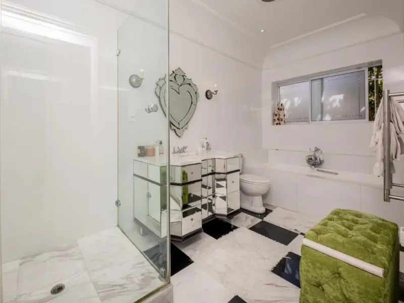 Ave Des Huguenots in Fresnaye – photo 1