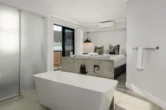 Queens Penthouse in Sea Point  – photo 8 thumbnail