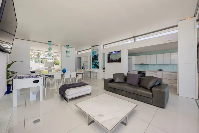 15 Views Penthouse in Camps Bay – photo 11