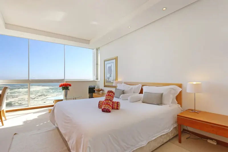 Sea Breeze Apartment in Bantry Bay – photo 11