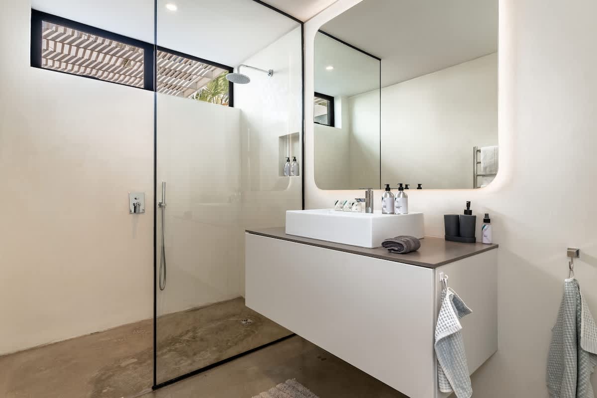 property_ce8d419f-91f6-45ac-bfe2-6c7256c347c1_38