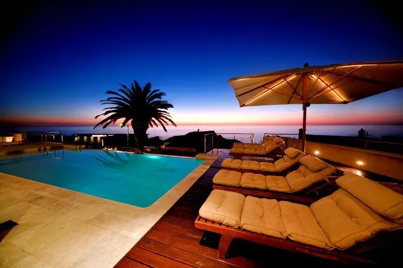 Kloof Road Villa in Bantry Bay – photo 3