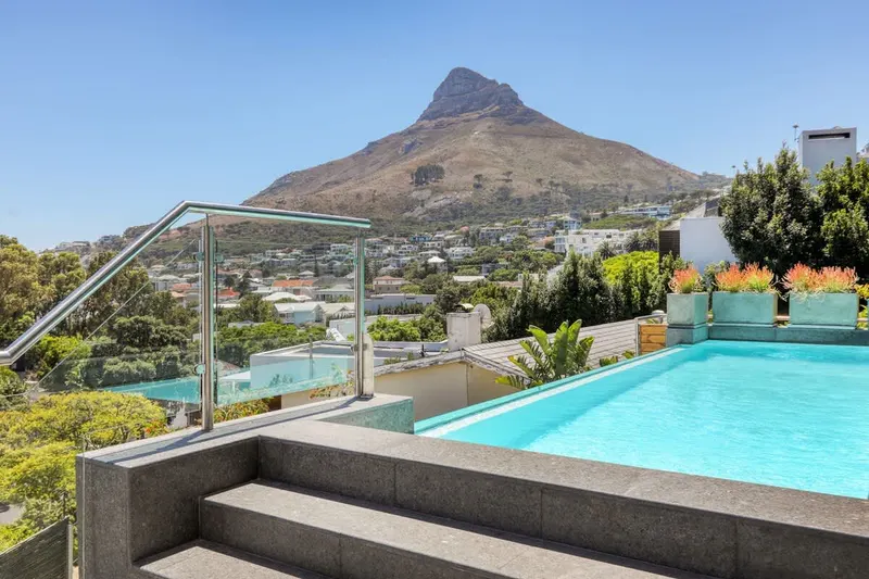 Central Drive Villa in Camps Bay – photo 7