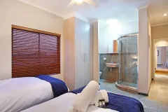 Big Bay Beach Club in Bloubergstrand – photo 12 thumbnail