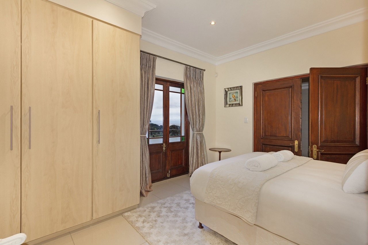 property_d01ac5ce-4284-4585-b0fb-cb10b9c27316_9