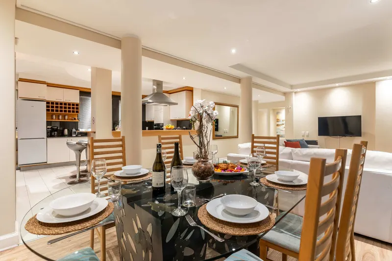 Sunset Azure Villa in Camps Bay – photo 19