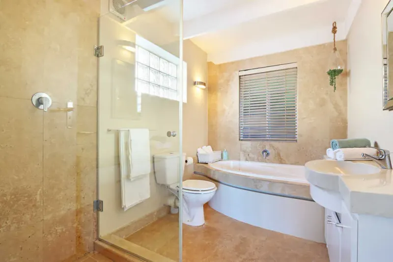 Upper Tree Villa in Camps Bay – photo 16