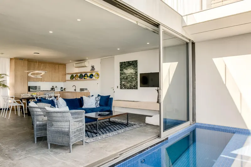 Coral Sea in camps bay – photo 36
