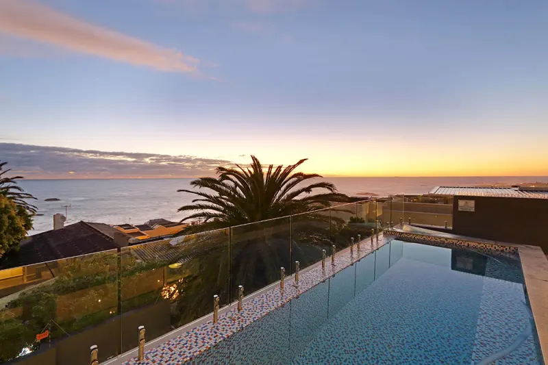The Crescent Villa in Camps Bay – photo 2