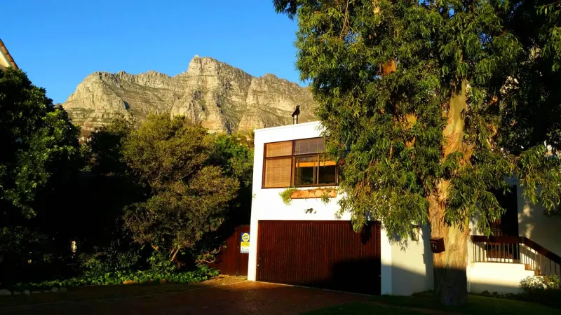 Camps Bay House in Camps Bay – photo 8
