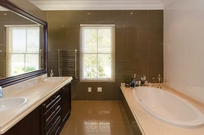 property_d2467a93-3892-43f8-8d7a-9aaf028cedca_13