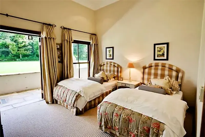 Brommersvlei Villa in Constantia Heights – photo 9