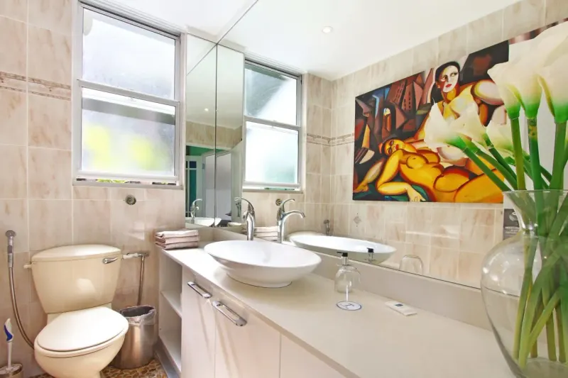 Glen Beach Vista House Upper Unit in Camps Bay – photo 6