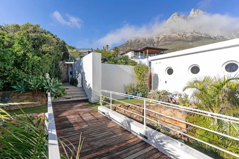 Picasso Villa in Camps Bay – photo 5