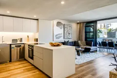 Bantry Suite (101) in Bantry Bay – photo 11 thumbnail