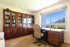 Belle Vista Penthouse in Mouille Point – photo 33 thumbnail