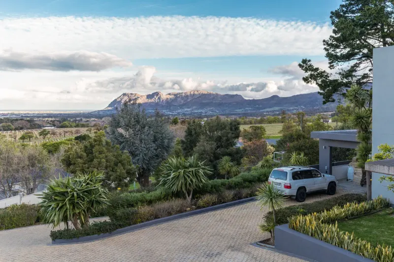 Manas Villa in Constantia – photo 18