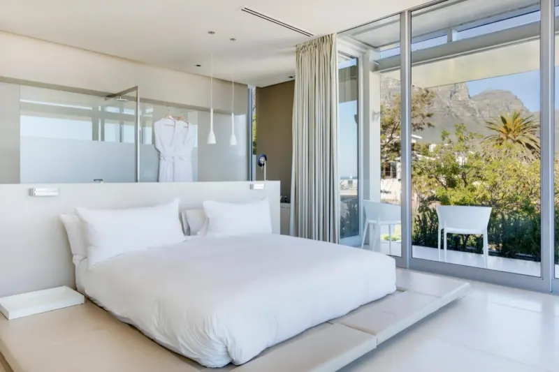 The Crescent in Camps Bay – photo 17