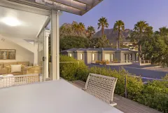 5 Glen Beach Bungalow in Camps Bay – photo 19 thumbnail