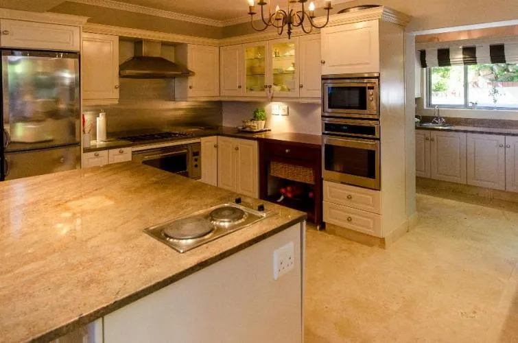 property_d5ca010a-8738-404e-8738-b10752d38420_7