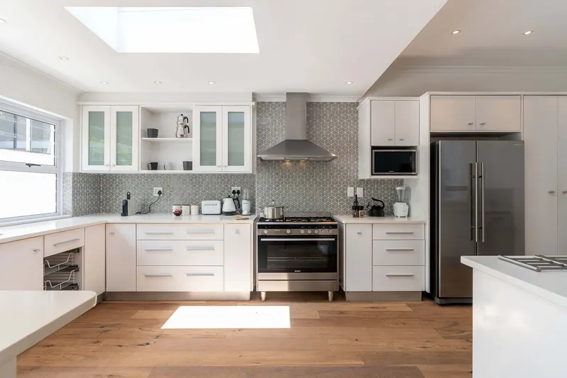 Camps Bay Deluxe in Camps Bay – photo 15