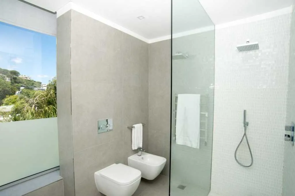 property_d5f63a3c-0675-4b93-88b5-57e6497929af_2