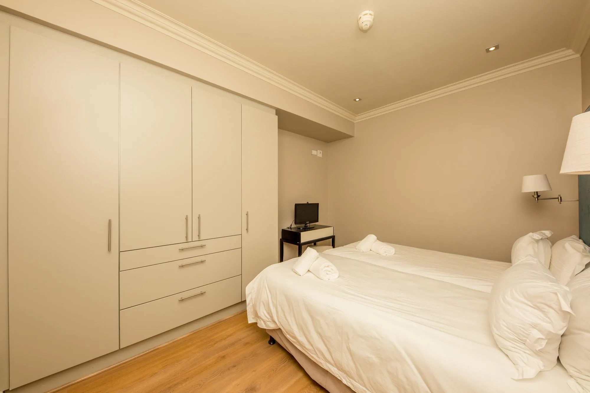 property_d625e545-879d-46b0-a96e-540c3d2098e9_27