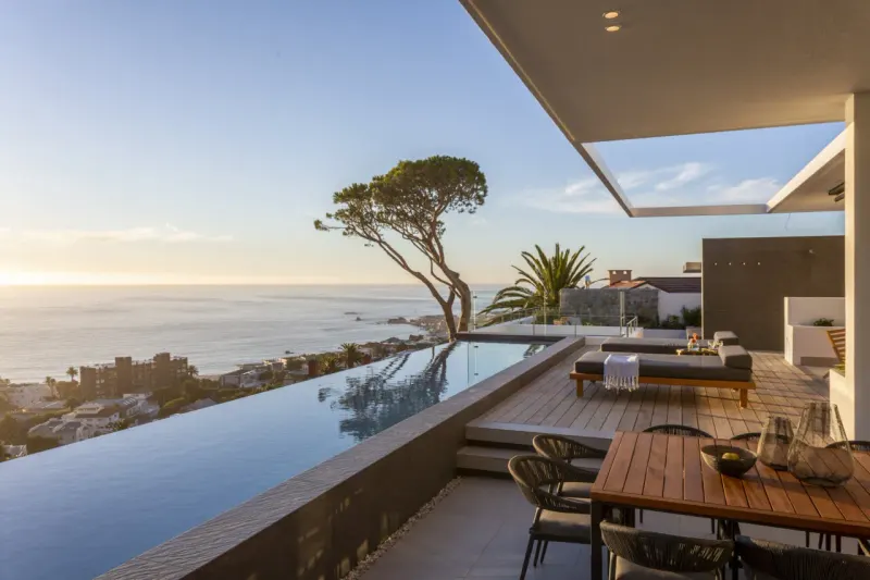 Montana Ruby in Camps Bay – photo 23