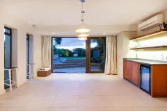 Eames Villa in Camps Bay – photo 22 thumbnail