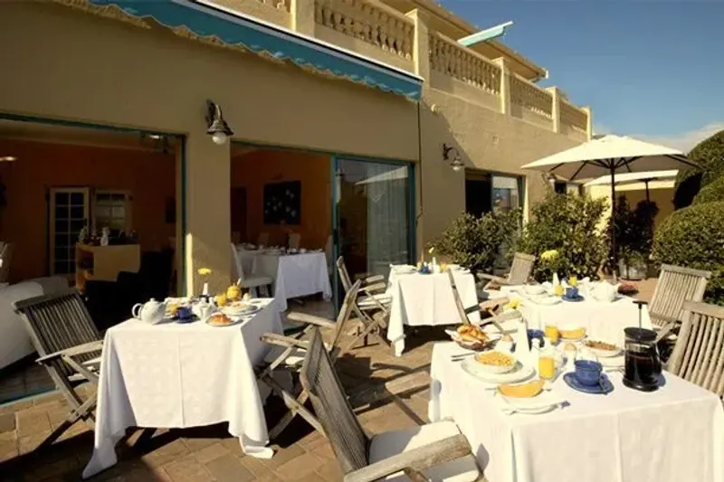 Rochester Villa in Bantry Bay – photo 3