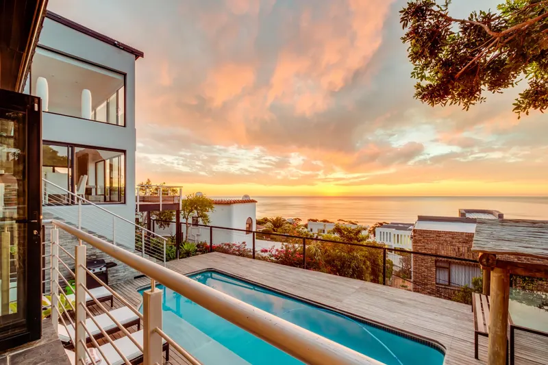 Sunset Views in Camps Bay – photo 38