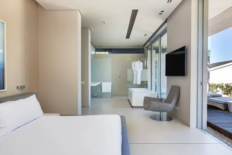 The Crescent in Camps Bay – photo 54