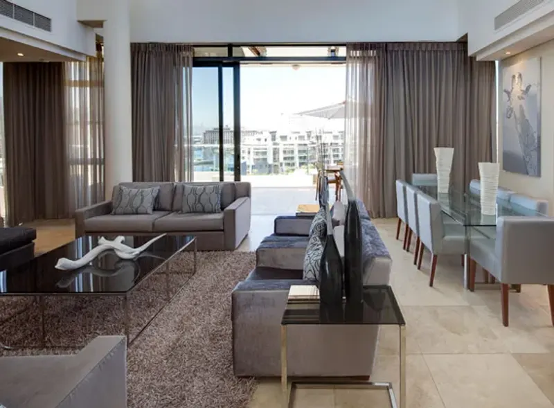 Lawhill Penthouse in V&A Waterfront – photo 33