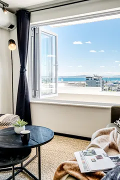 Views for Days in Green Point – photo 6 thumbnail