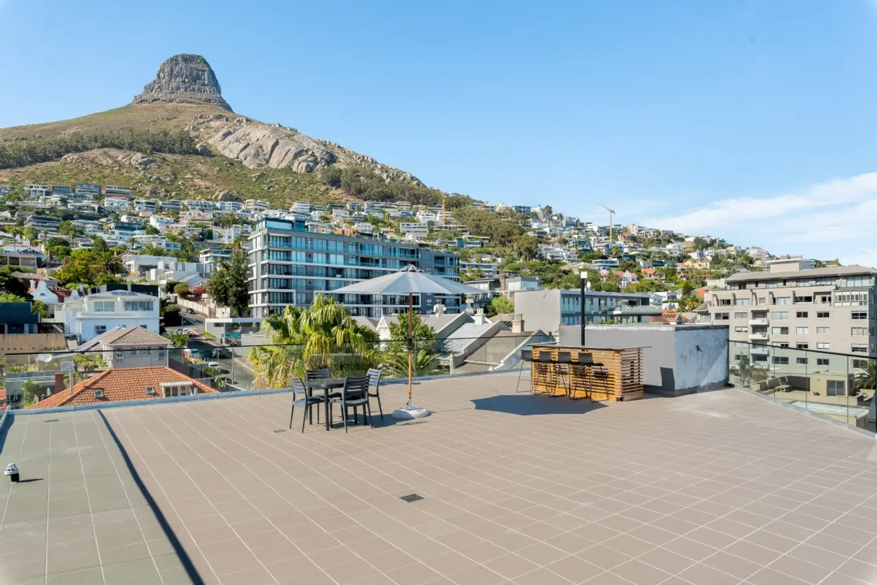Queens Penthouse in Sea Point 