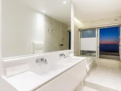 Onyx in Camps Bay – photo 4 thumbnail