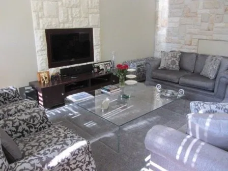 property_d8609cc8-2af9-464a-9e9b-28ea9296850a_7