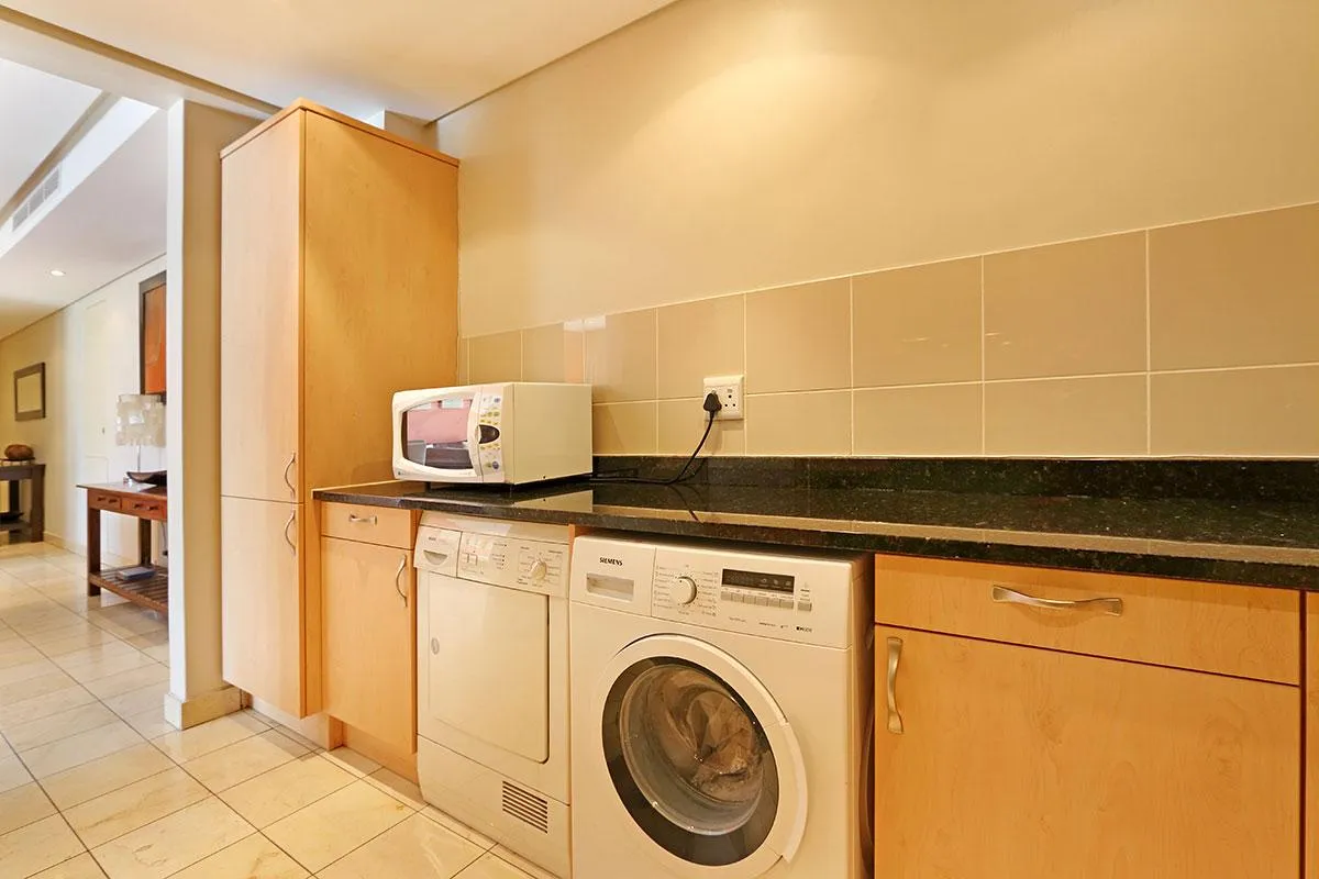 property_d899df61-0017-4041-ab94-4775be65e6f5_8
