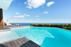 Theresa Luxe - Luxury Villa with pool & ocean views in Bakoven – photo 28 thumbnail