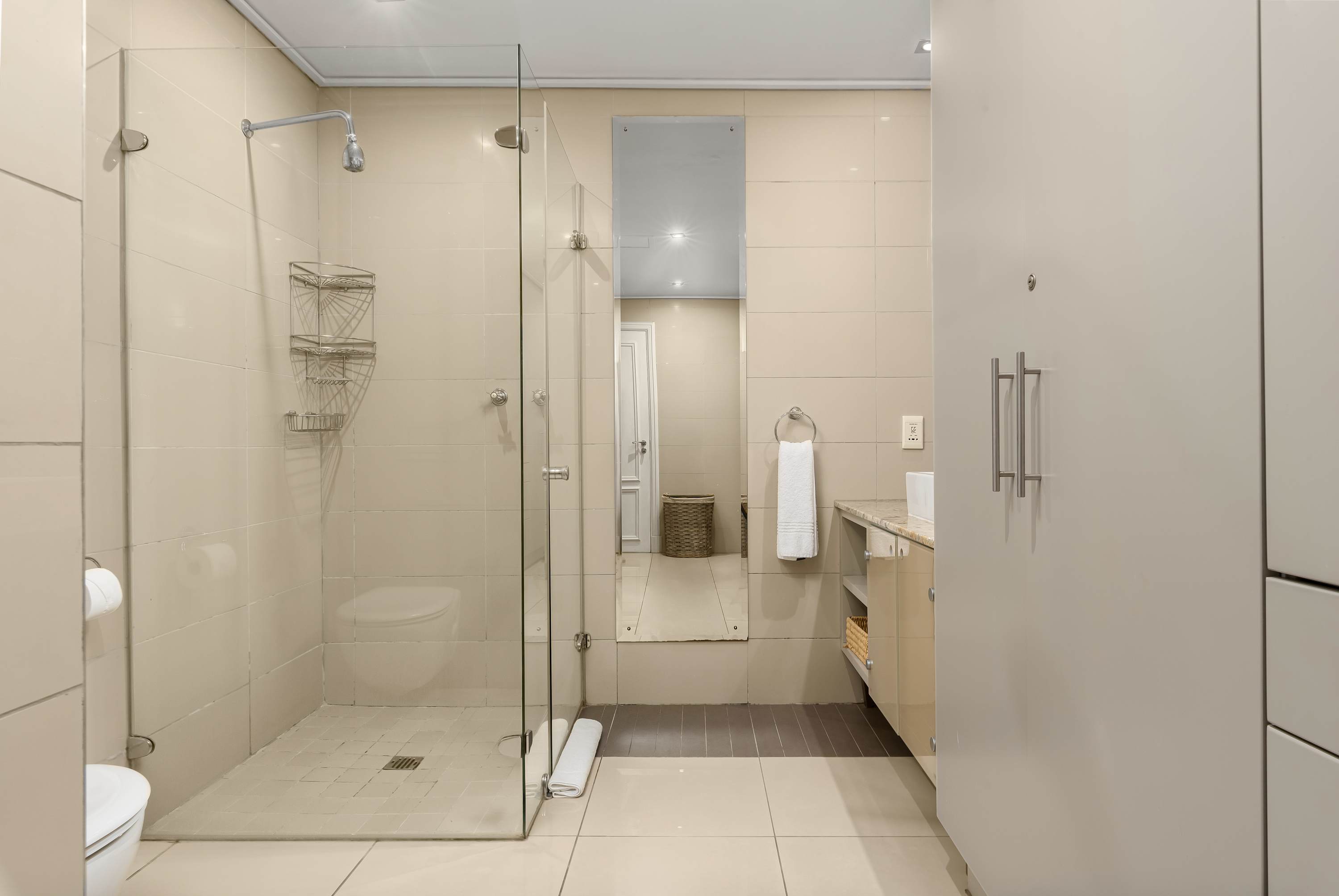 property_d94bc1af-e1e5-40af-b455-c33e0257a59e_13