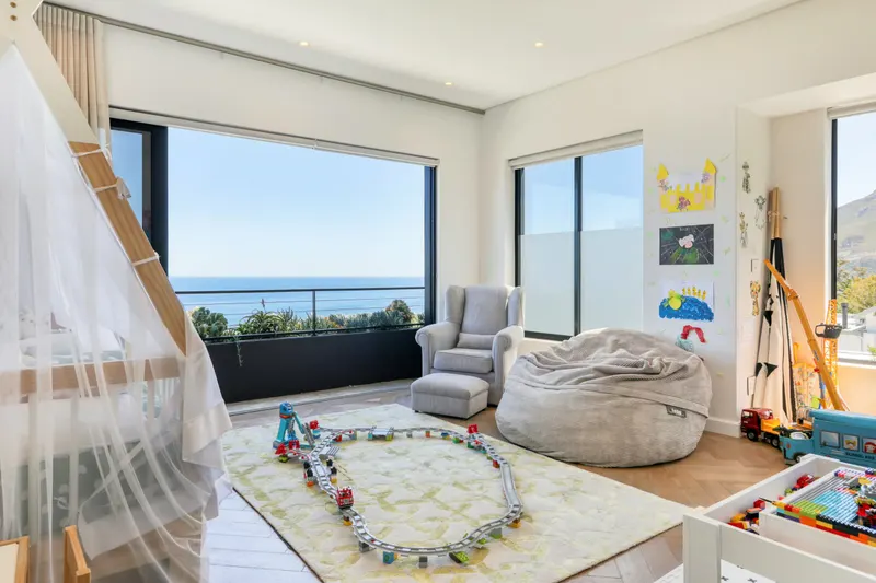Ocean Air in Camps Bay – photo 24