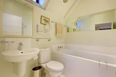 Villa Silvermist in Constantia – photo 1 thumbnail