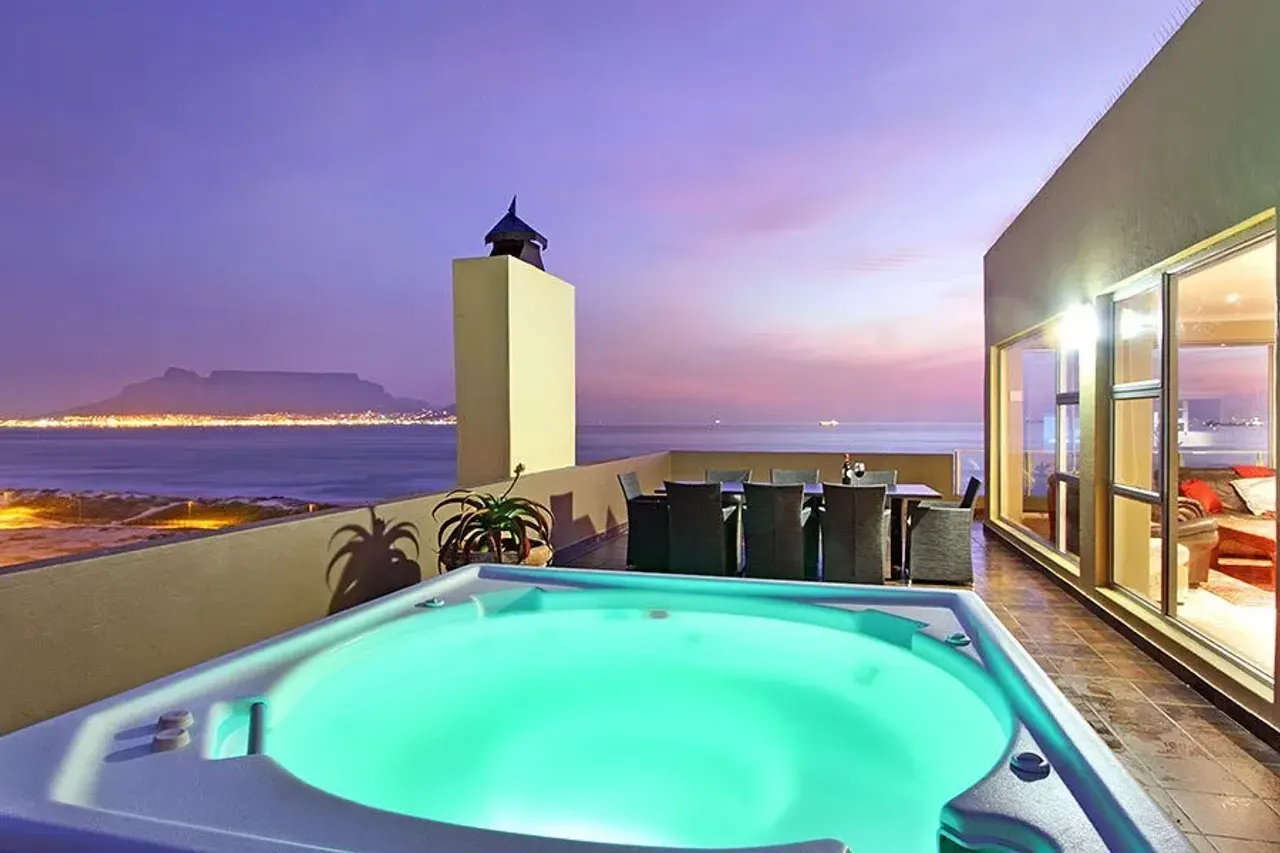 Nautica Penthouse in Bloubergrant