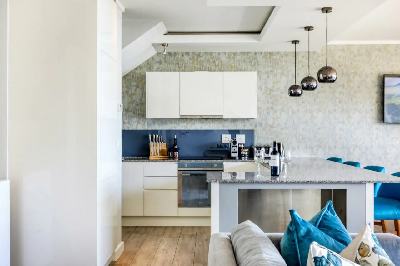 property_da32157c-e10b-4a23-9f98-7286bd6904b6_10