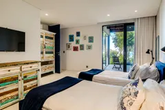 Coral Sea in camps bay – photo 32 thumbnail
