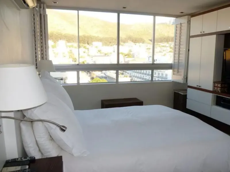 Naelemay Beach Road Apartment in Sea Point – photo 3