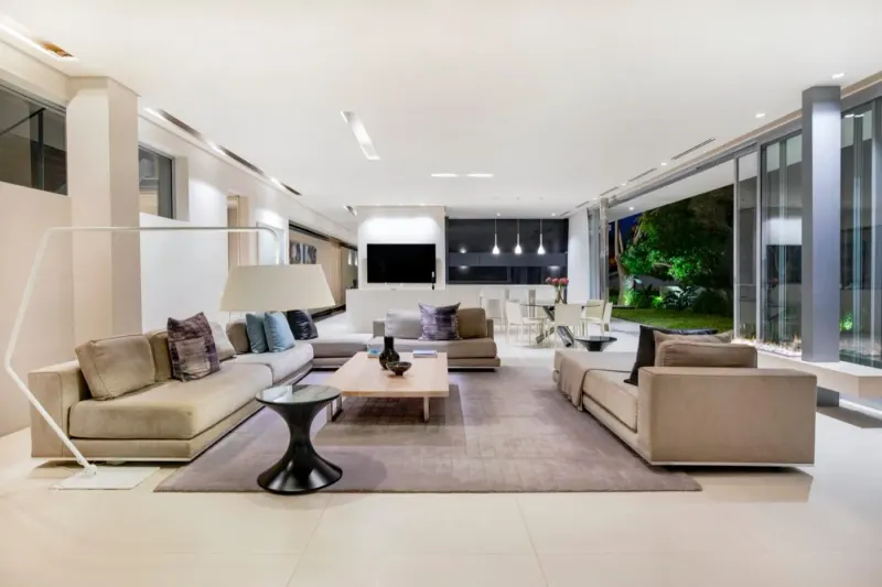 The Crescent in Camps Bay – photo 31