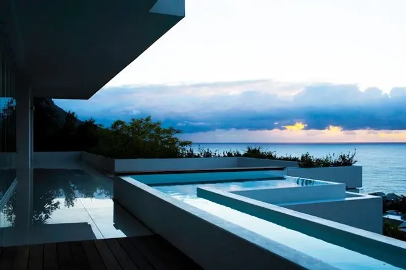 Rontree Avenue Villa